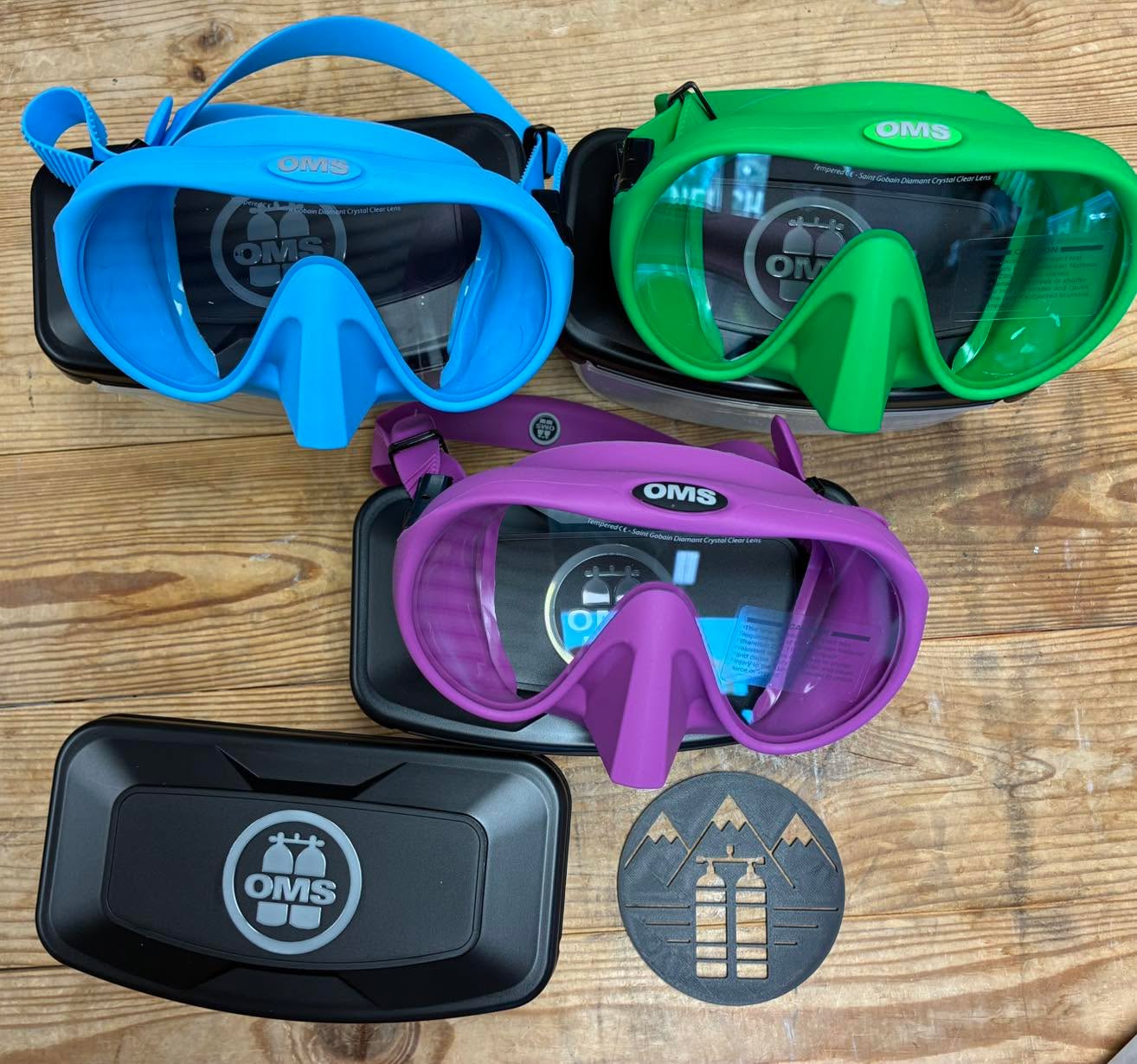 🌈 Du nouveau au magasin de plongée de Puidoux !

Les masques de la marque OMS sont maintenant disponibles en rayon en plusieurs couleurs :
🔵 Bleu
🟢 Vert
🟣 Violet

Et ce n’est pas seulement les palmes qui se mettent à la couleur…
OMS apporte aussi du style à vos plongées 😎🐠

Passez découvrir la gamme directement au magasin ou commandez les sur notre webshop ! 🤿

#omstribe #masque #plongeesousmarine #scubadiving #couleur