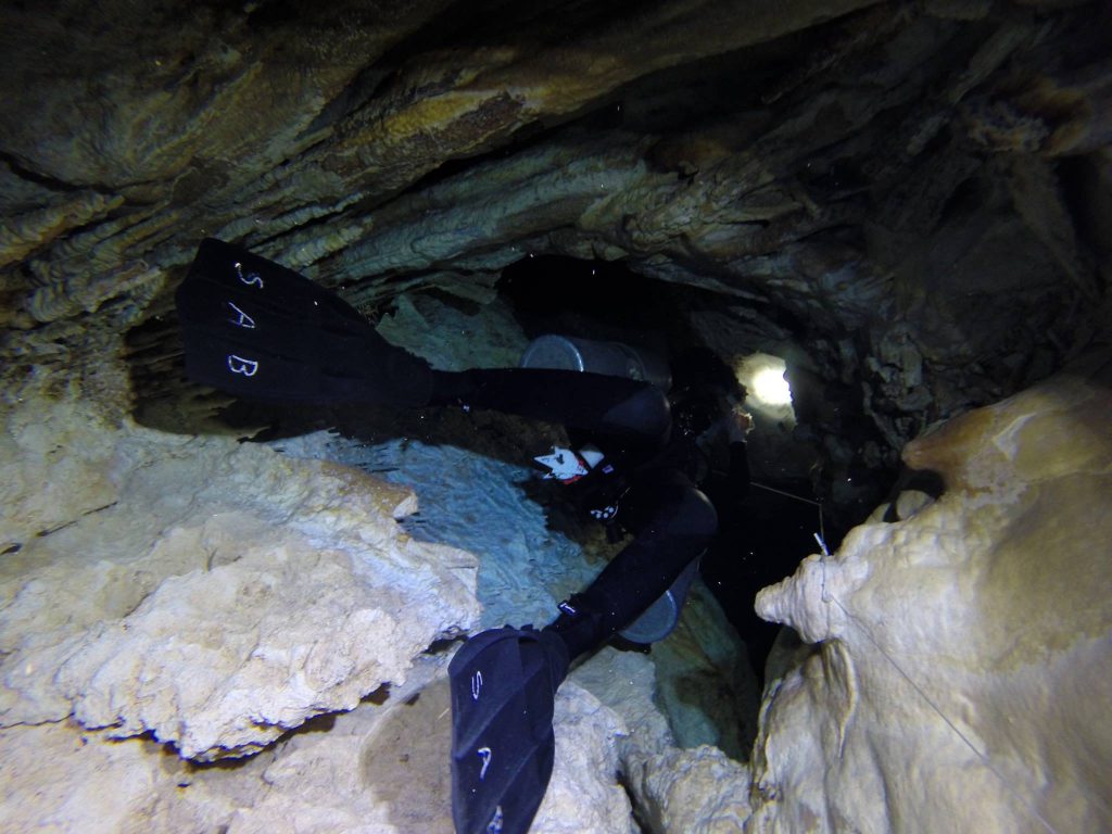 Plongée En Grotte