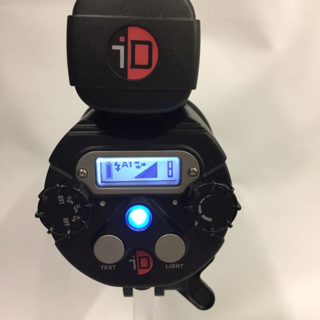 FLASH I-TORCH SYMBIOSIS SS2 AVEC ÉCLAIRAGE MONOLED PHOTO VIDÉO INTÉGRÉ DE 2000 LUMENS / 120° + LUMIÈRE ROUGE