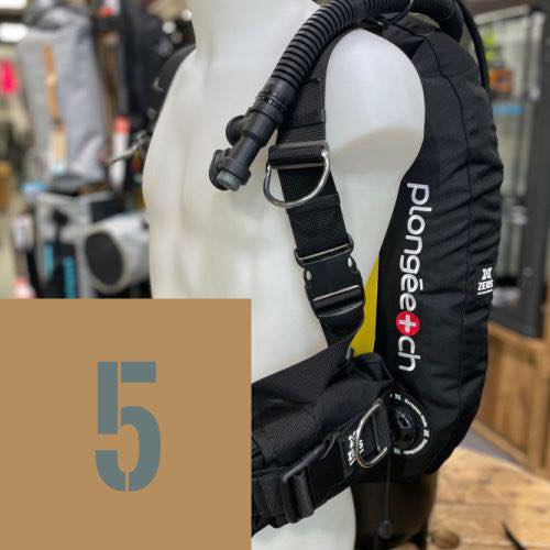🎄 5⃣ décembre — Calendrier de l’Avent 2025
L’offre du jour se tourne vers l’un de nos produits phares :
le gilet stabilisateur XDEEP ZEOS “Plongée.ch” avec poches à plombs 🤿
👉 459.– au lieu de 529.–

Webshop : https://plongee.ch/xdeep-zeos-plongee-ch

Un indispensable pour plonger avec confort et stabilité !

#wing #zeos #xdeep #calendrierdelavent #plongeech #calendar #decembre #scubadiving #switzerland #lake #geneva #lacleman #lakegeneva #suisse #ig_switzerland #vevey #igerslausanne #scuba #underwater #diving #scubadive #swissdiving #swissdiver #plongeech #plongeesuisse #neuchatel #plongée #plongeesousmarine #tecdiving #lacdeneuchatel #jura