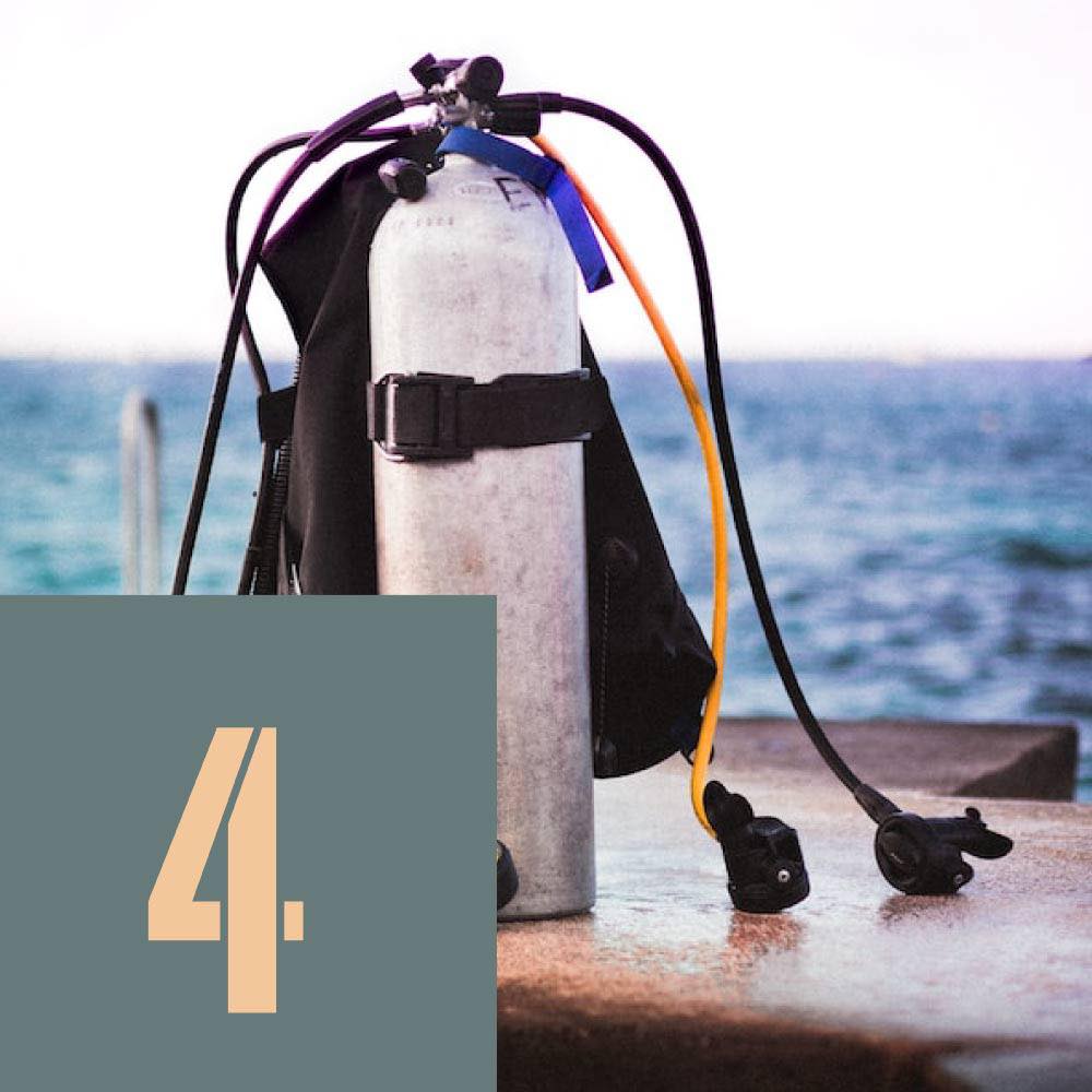 🎄 4⃣ décembre — Calendrier de l’Avent 2025
Aujourd’hui, équipez-vous pour la sécurité en plongée :
Pour l’achat d’un Nautilus Life Marine Rescue Diver GPS, les piles et la housse en silicone sont offertes (d’une valeur de 30.-) 🔦📍

Un indispensable pour plonger l’esprit tranquille !

#calendrierdelavent #calendar #decembre #scubadiving #switzerland #lake #geneva #lacleman #lakegeneva #suisse #ig_switzerland #vevey #igerslausanne #scuba #underwater #diving #scubadive #swissdiving #swissdiver #plongeech #plongeesuisse #neuchatel #plongée #plongeesousmarine #tecdiving #tauchen #lacdeneuchatel #jura #nautilus
